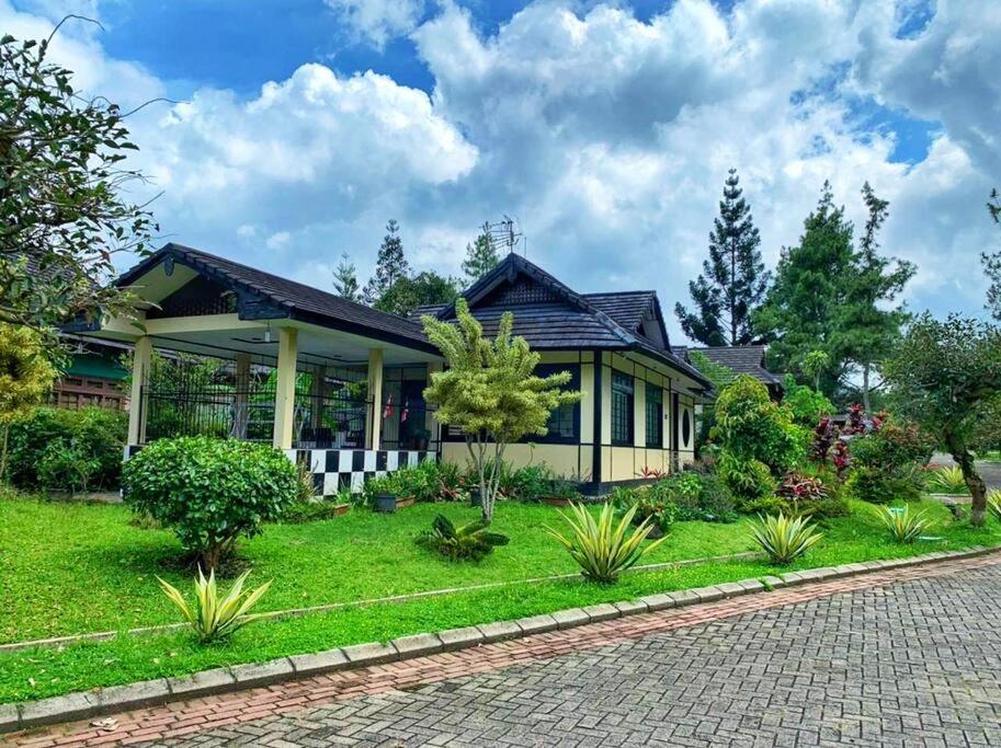 Designer Villa Osaka Puncak Dış mekan fotoğraf