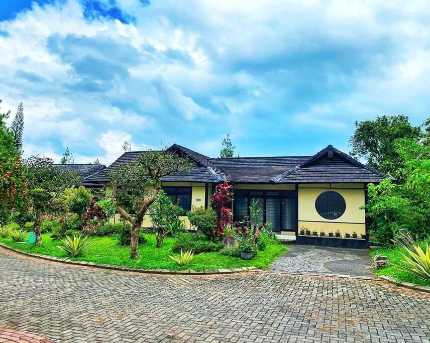 Designer Villa Osaka Puncak Dış mekan fotoğraf