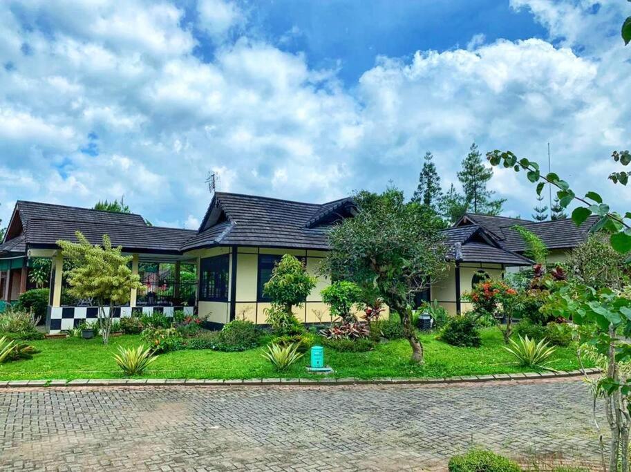 Designer Villa Osaka Puncak Dış mekan fotoğraf
