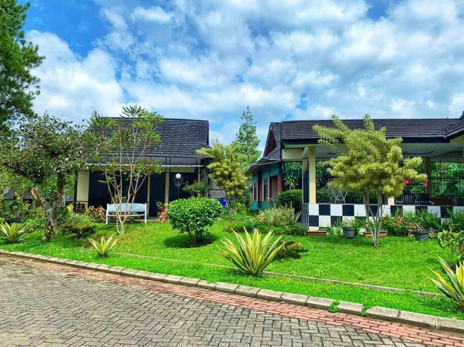 Designer Villa Osaka Puncak Dış mekan fotoğraf